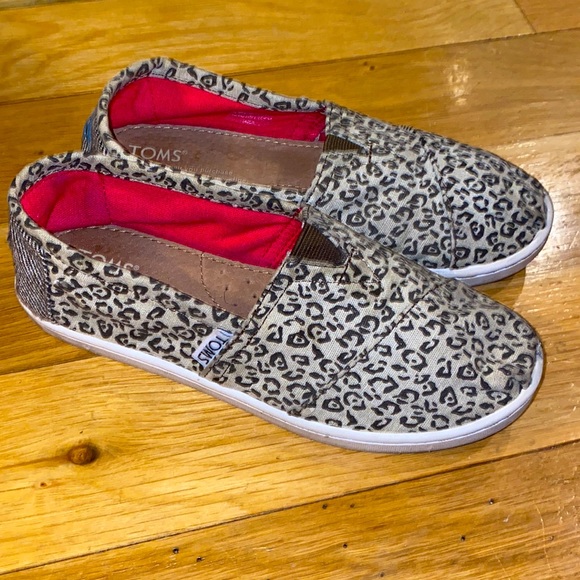 Toms Other - Toms Neutral Cheetah Print Tan Slip Ons Youth 2